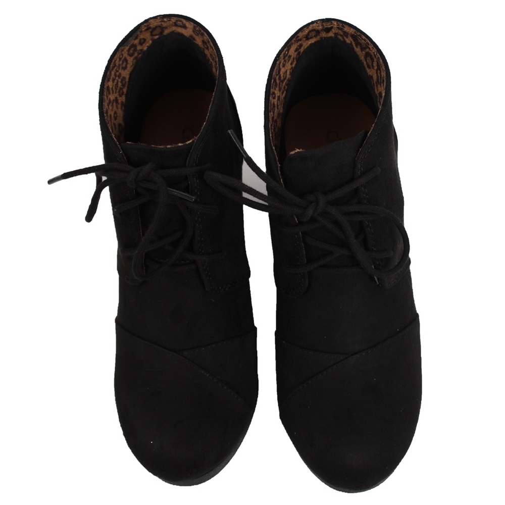 Size 8.5 Black faux suede lace up wedge ankle boot - Picture 5 of 7